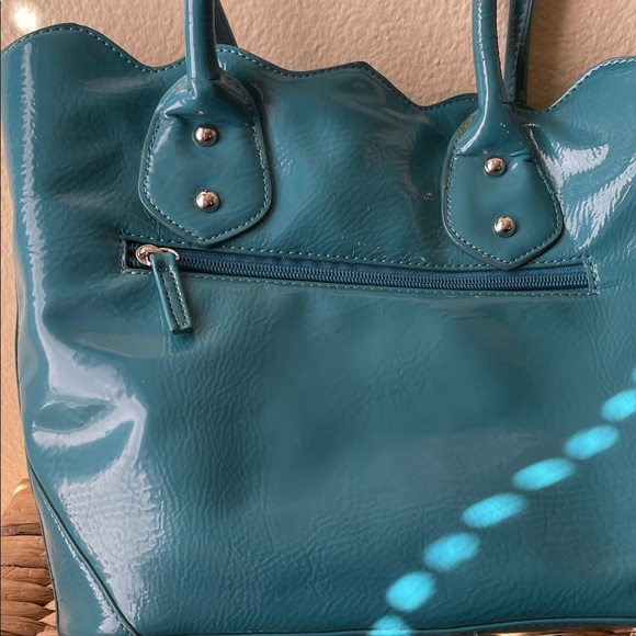 Sondra Roberts Teal & Red Cutout Tote Bags - Picture 9 of 16